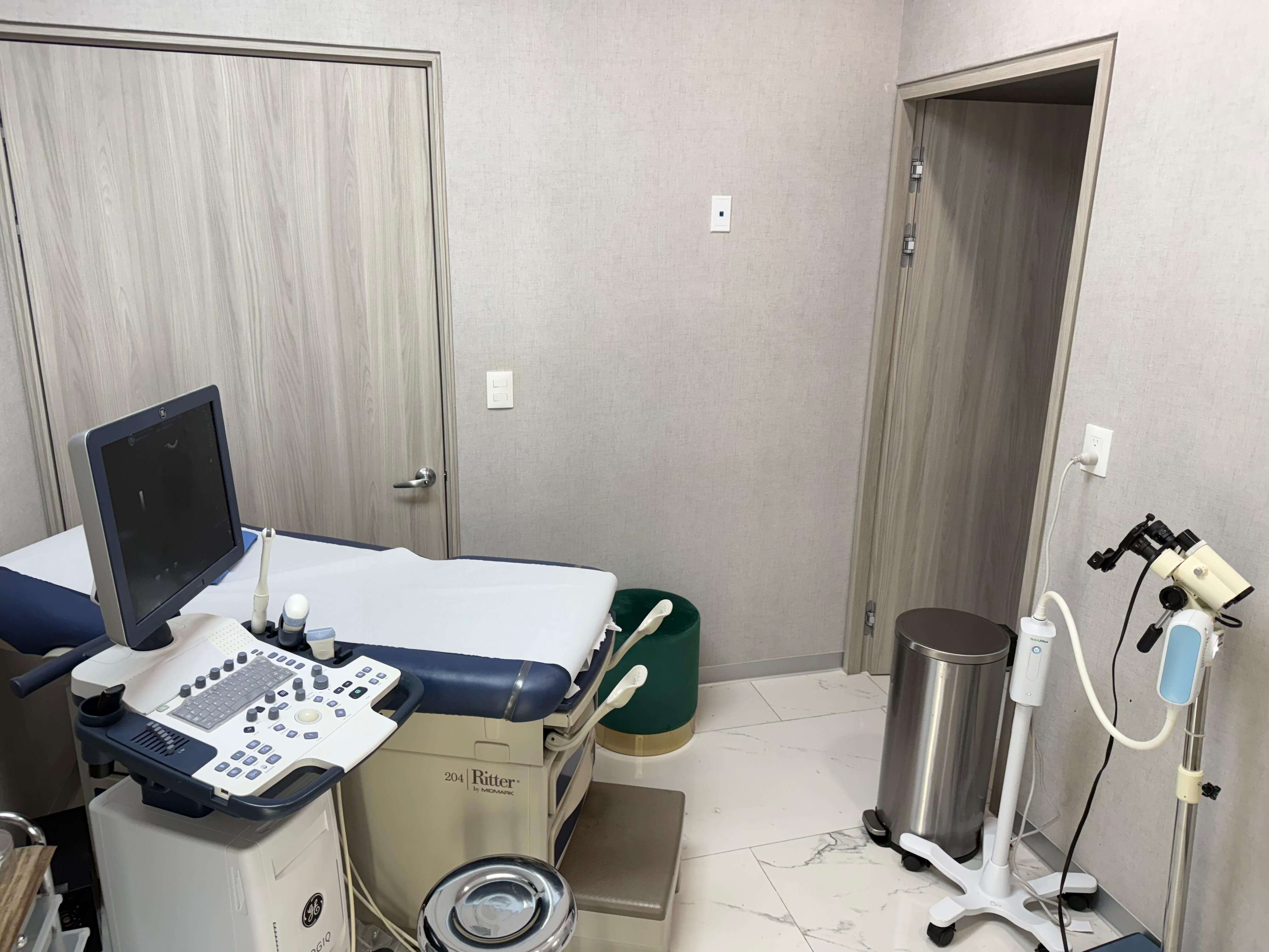 Galería Dr. César Cantú