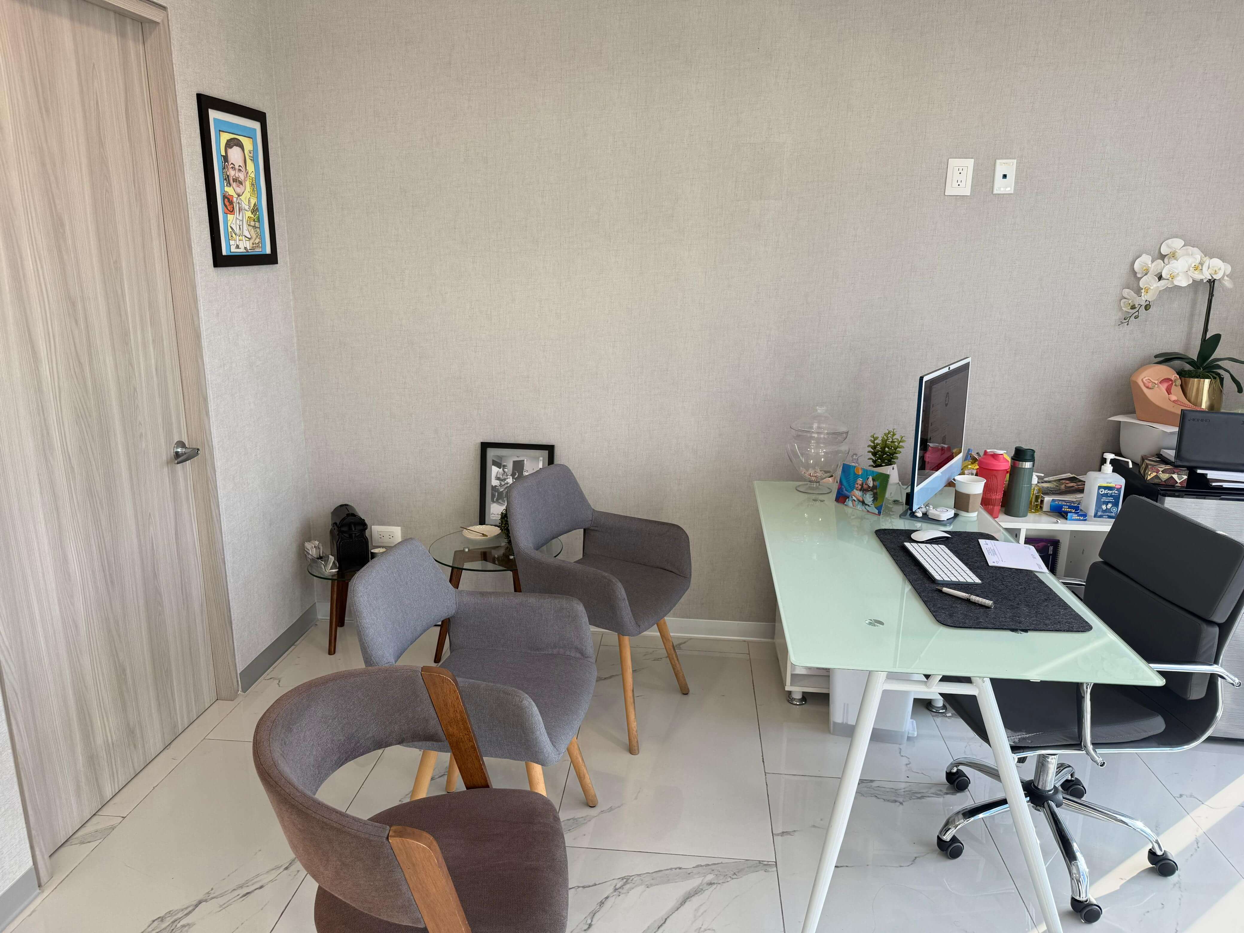 Galería Dr. César Cantú